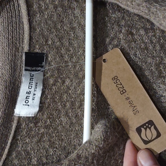 Cozy Gray Open-Front Sweater, L - Picture 3 of 10